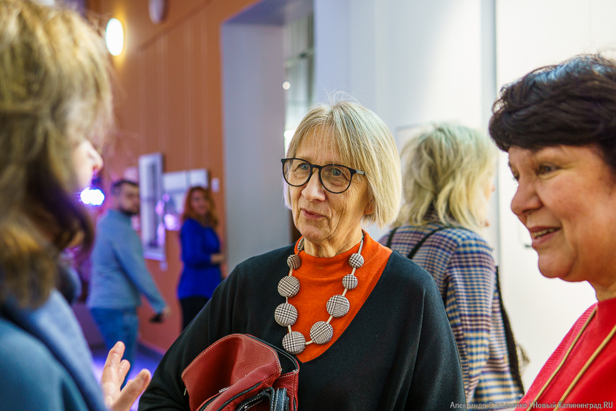 Графика, янтарь и арт: в Музее искусств открылась выставка «Магнетизм Гофмана» (фото)