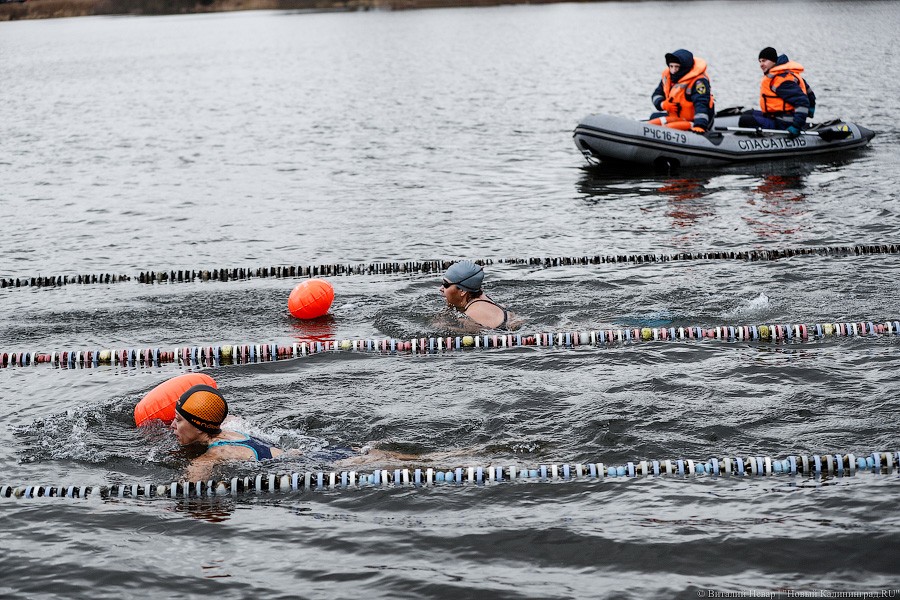 Холодный мир: на Шенфлизе прошли купания польских и калининградских моржей (фото)