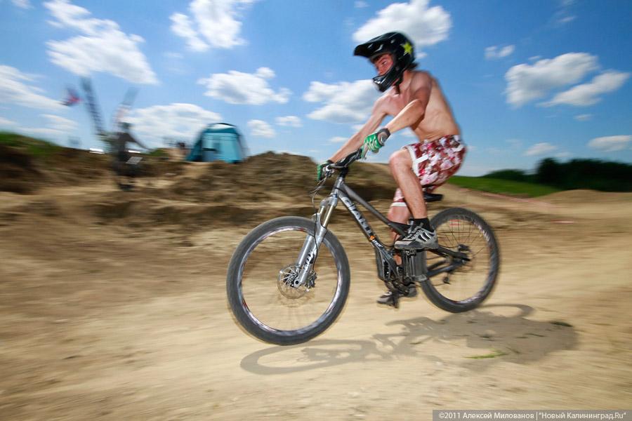 «Прилечь на “трех сиськах”»: фоторепортаж «Нового Калининграда.Ru»