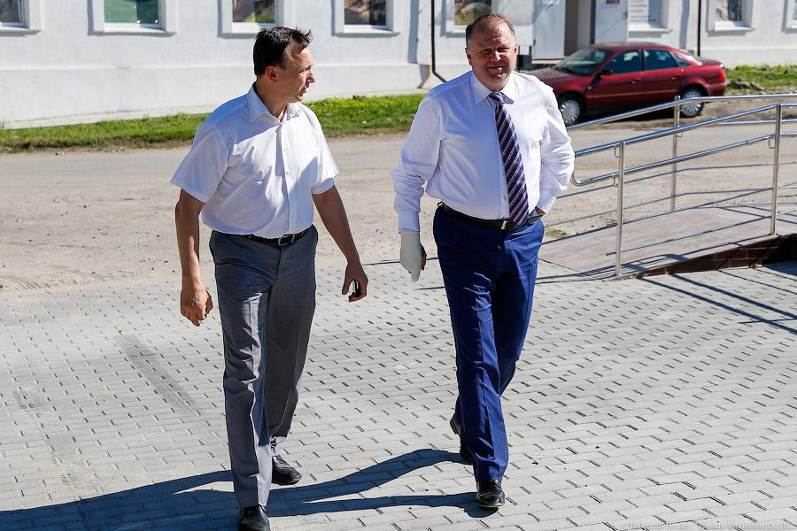 Ремонт и сироты: как Цуканов отремонтированные дома в Советске смотрел