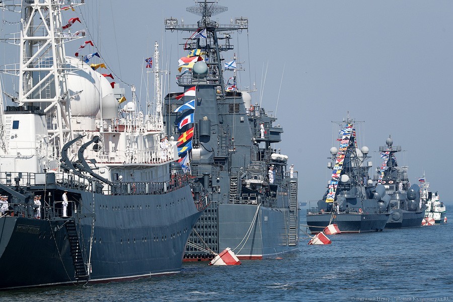 Праздничная программа: в Балтийске прошла репетиция парада ко Дню ВМФ (фото)