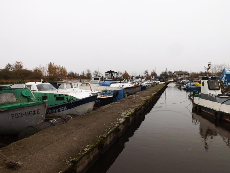 Судовладельцам, базирующимся на реке Тростянка, негде поставить  лодки на зиму