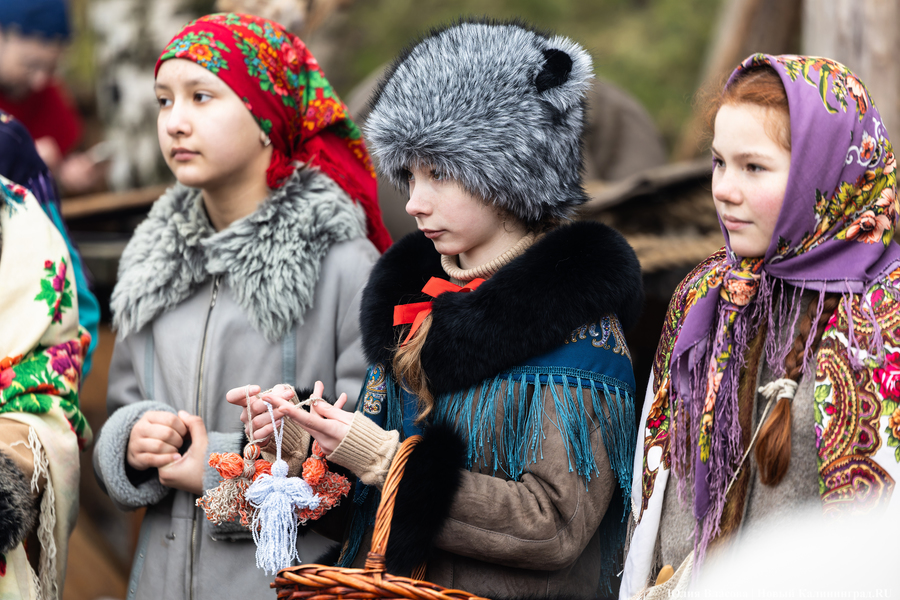 Блины, пляски и огонь: как отпраздновали Масленицу в поселении викингов «Кауп»