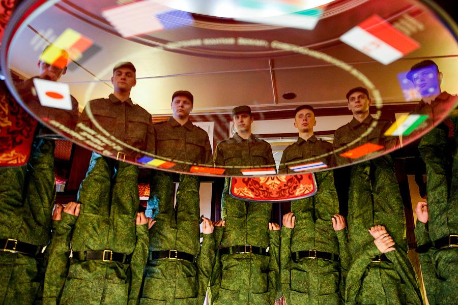 14 мая 2014: призывники из Калининграда отправляются в Президентский полк