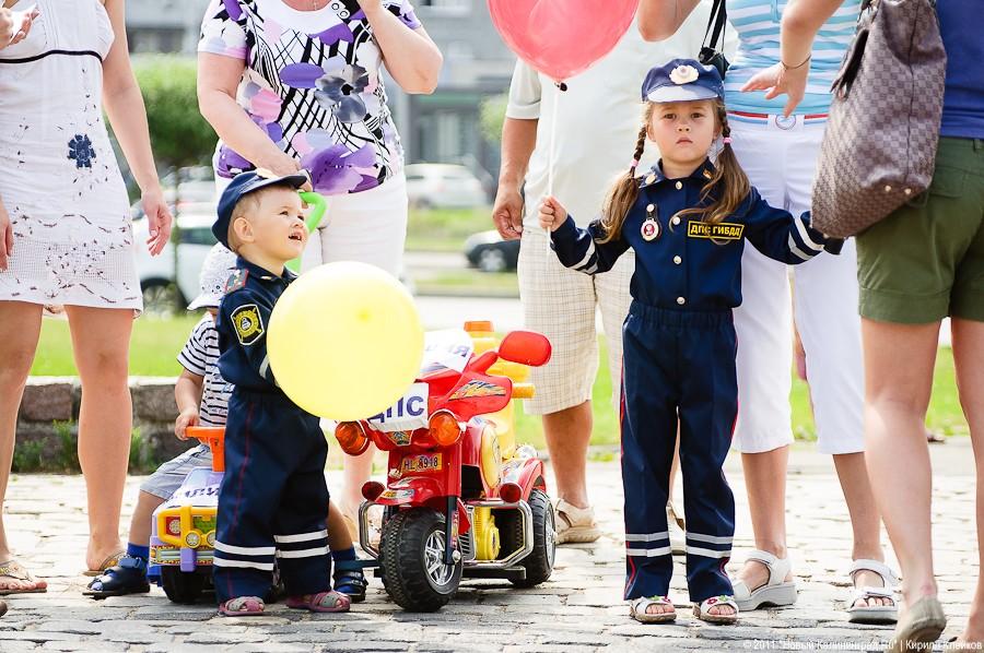 "Парад на все четыре колеса": фоторепортаж "Нового Калининграда.Ru"