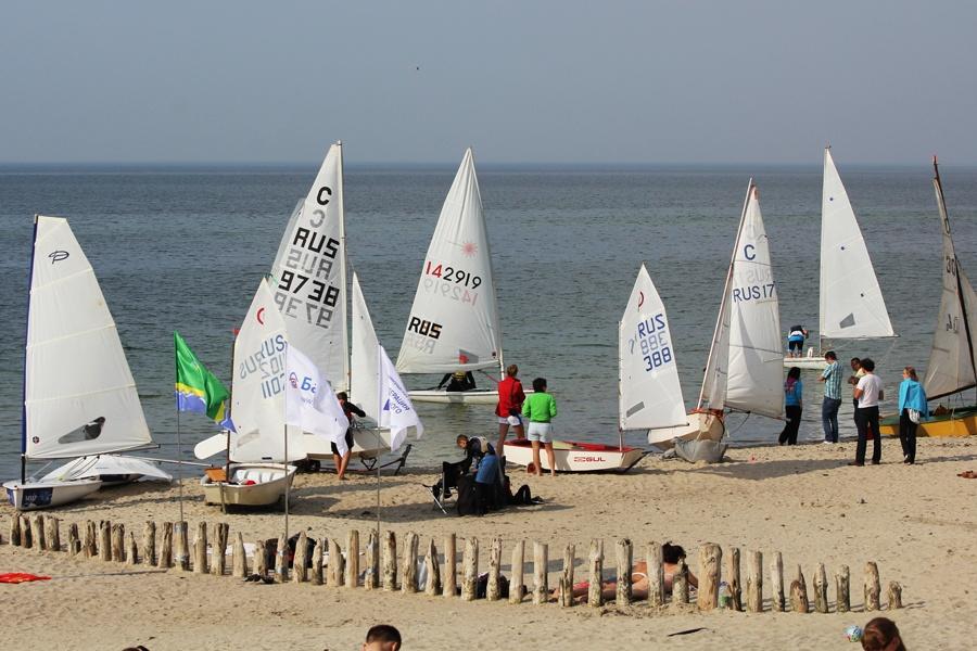 «За победу!»: фоторепортаж с первой региональной парусной регаты сезона