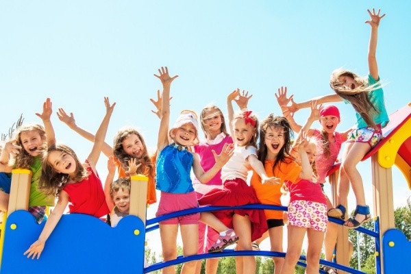 «Академия маленьких гениев» открыла набор в летний дневной творческий лагерь 