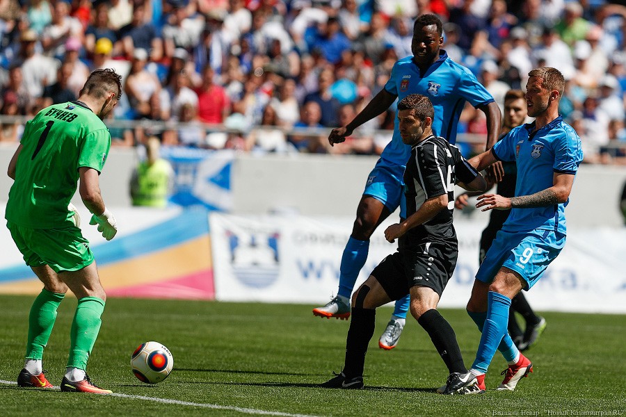 В обмен на пробки: церемония открытия и матч «Балтика» — «Тюмень» (фото)