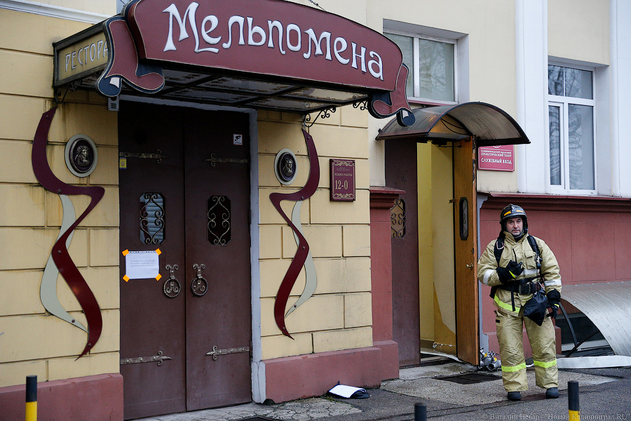 Изображая жертву: актеры драмтеатра «подыграли» пожарным на учениях (фото)