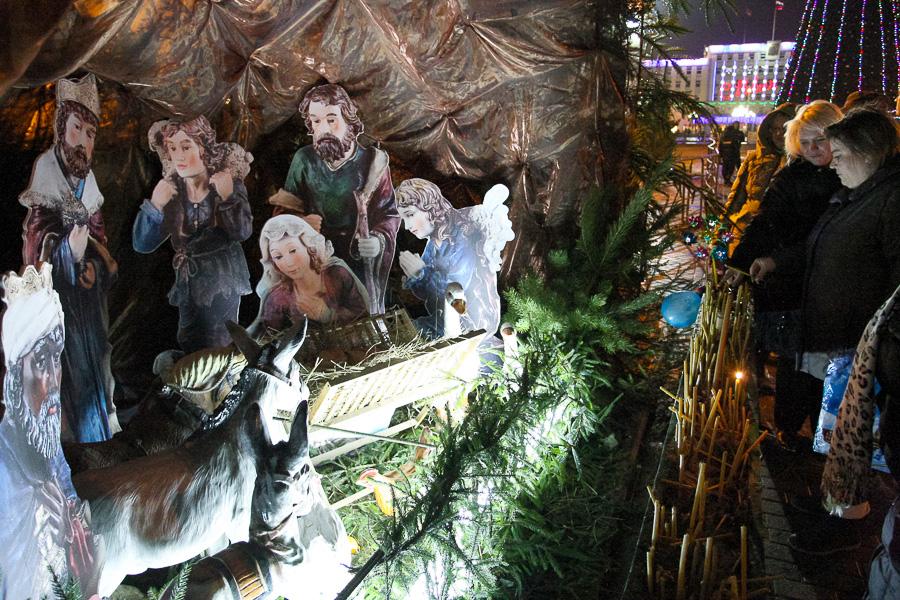 Рождество Христово: богослужение в Храме Христа Спасителя (фото)