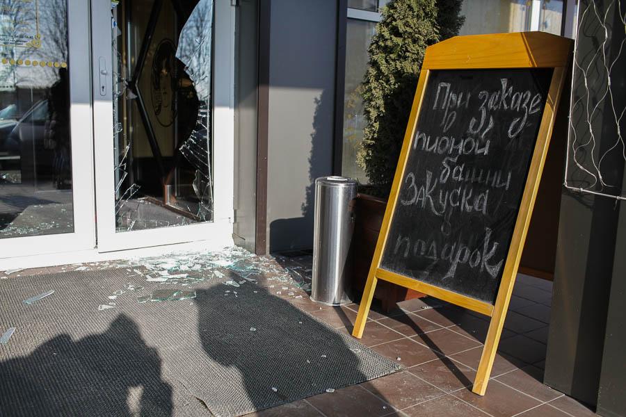 В Калининграде в ресторане «Тетка Фишер» неизвестные с битами напали на посетителей (+фото)