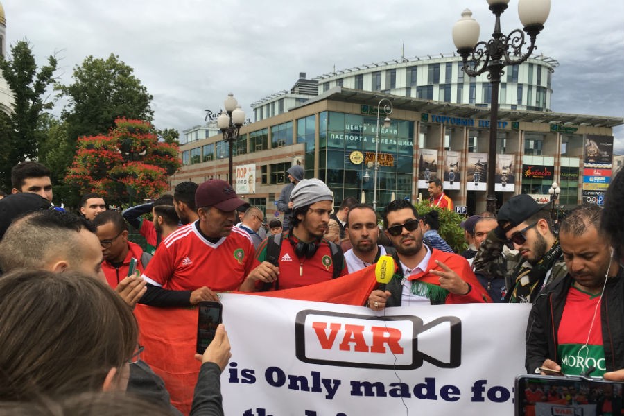 Спасибо, Россия!: в Калининград прилетели самые музыкальные болельщики (видео)