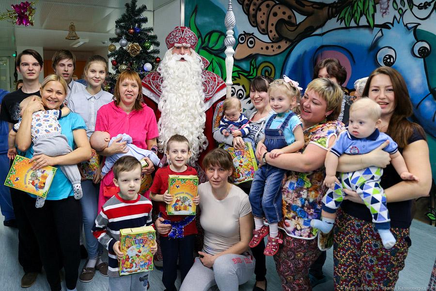 «Он настоящий»: региональный кардиоцентр посетил Дед Мороз из Великого Устюга