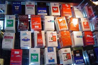 Законодатели разрешили продавать сигареты в киосках