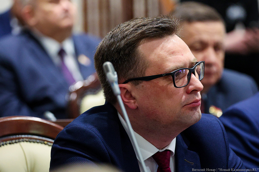 Карты, фотки, все дела: ежегодный отчет Антона Алиханова в фотографиях