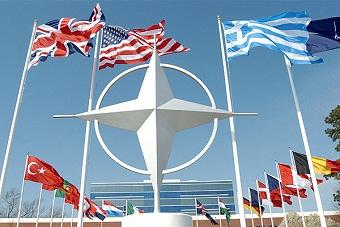 НАТО прекращает сотрудничество с Россией