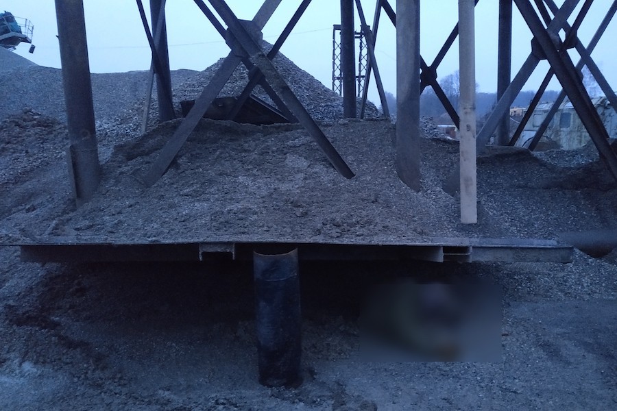Рабочего раздавило плитой в песчаном карьере под Гвардейском