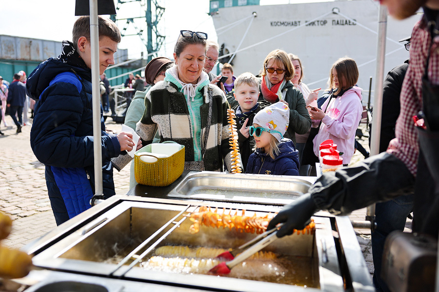 Селедка под сакурой: как прошел самый известный в России калининградский праздник (фото)