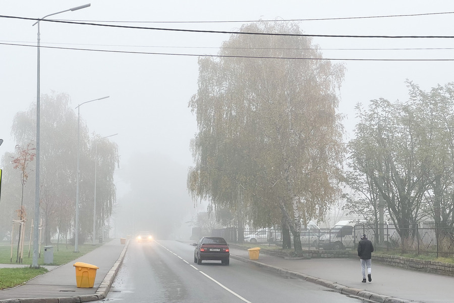 Город в молочной дымке: как Калининград встретил новое утро октября (фото)