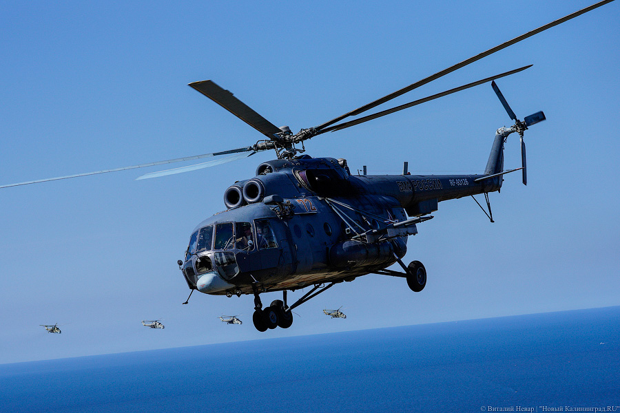 Под винтом вертолёта о чем-то поёт: воздушный парад глазами участника (фото)