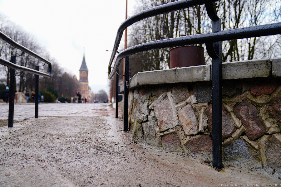 «Грязные» миллионы: во что превратился благоустроенный остров Канта к весне (фото)