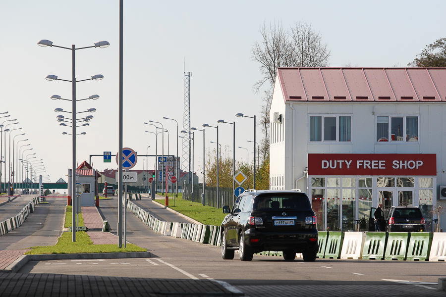 «О Калининграде забыли»: что не так с многократным въездом в РФ для ухода за близкими