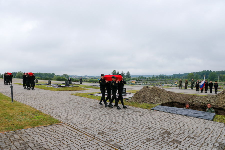 «Ушли в вечную память»: на «Кургане славы» перезахоронили советских воинов