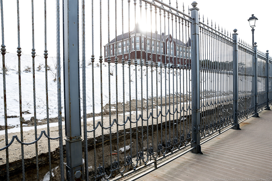 Под давлением: что происходит с берегом у резиденции президента в Пионерском