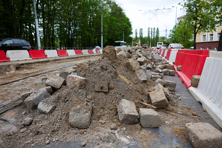 Ради трамвая придется потерпеть: что происходит на пр. Мира из-за перекладки рельсов (фото)