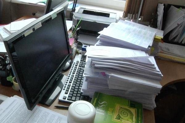 В Службе по тарифам прошел обыск, против руководителя возбуждено дело (фото)