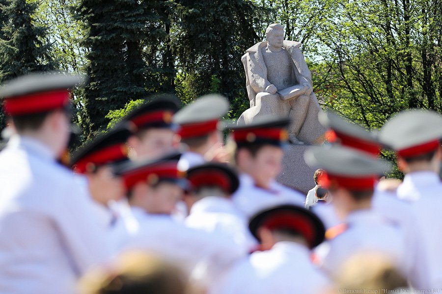 «А этот маленький»: в Калининграде прошел парад кадетов (фото)