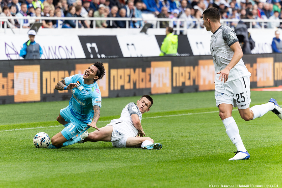 Ничья и второе место в РПЛ: как «Балтика» и «Зенит» сыграли в Калининграде (фото)