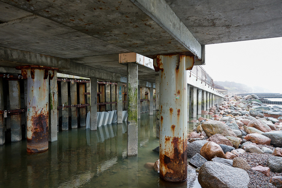 Тройной удар: состояние променада в Пионерском ухудшилось после зимних штормов (фото)