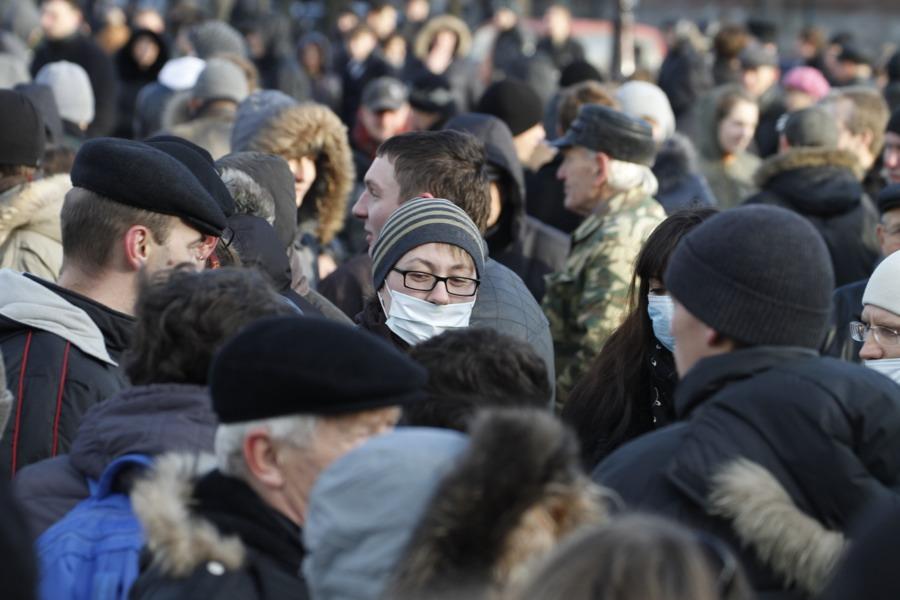 На площади Победы состоялся несанкционированный митинг: фоторепортаж