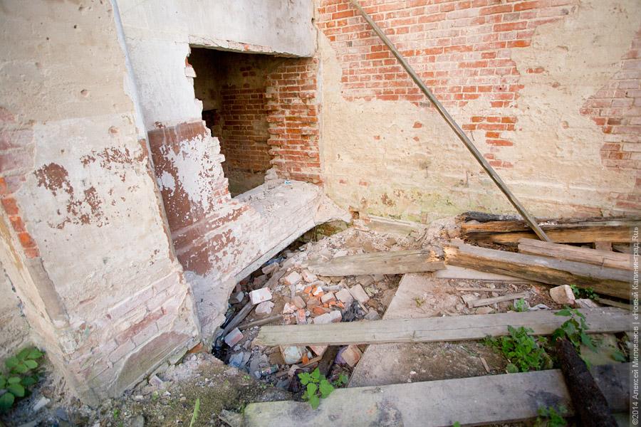 Пепел на руинах: что произошло с частично сгоревшей кирхой в Полесском районе