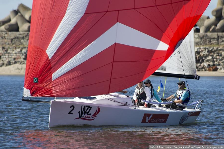 Гонки под музыку: фоторепортаж с регаты «Jazz&Sail»