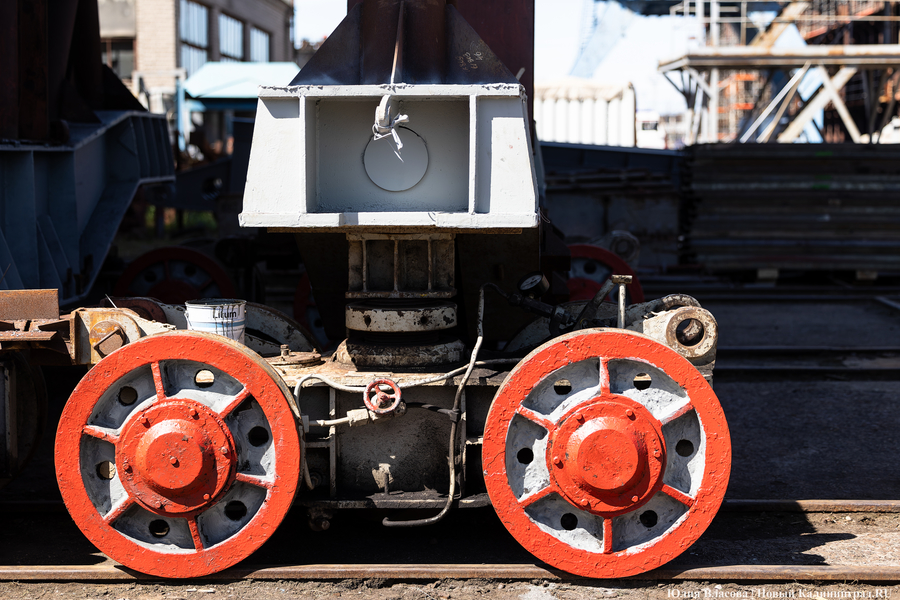 Флагман ВМФ России: в Калининграде спустили на воду большой десантный корабль (фото)