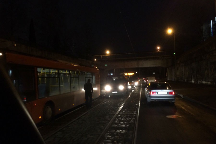 Водители: под Мостом на Киевской из-за ДТП начинается «ад» (фото)
