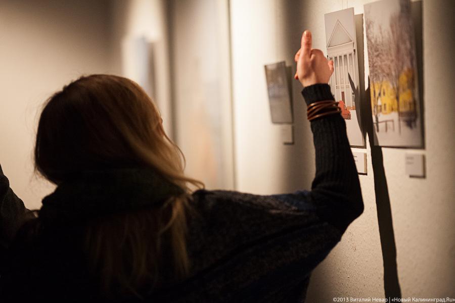 «Точка „0“»: фотохудожники Калининграда о выставке «Белый» в Немецко-русском доме