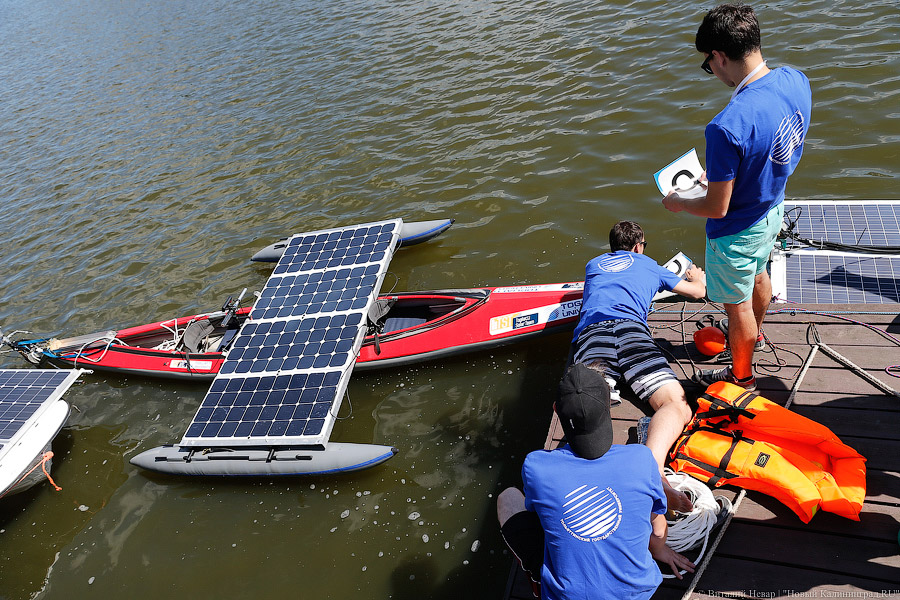 Стартовали: в Калининграде прошли соревнования лодок на солнечных батареях