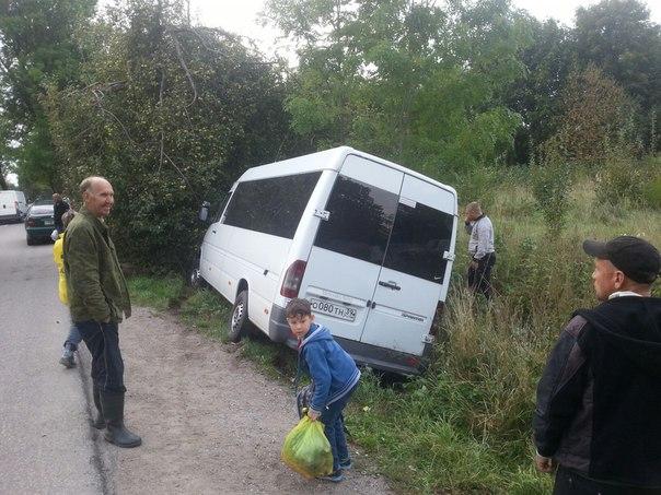 В Гурьевском районе перевернулась маршрутка (фото)