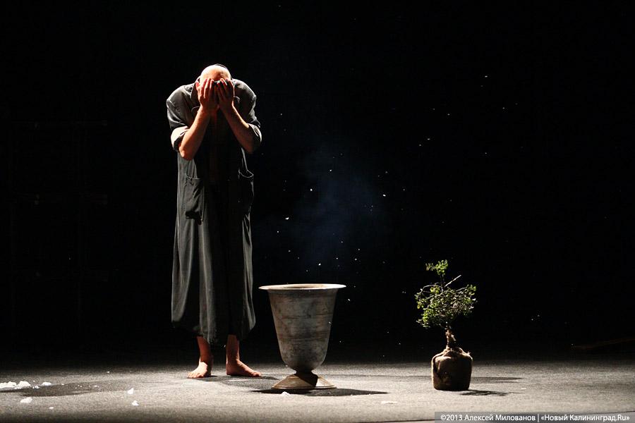 Гамлет: постановка Някрошюса и театра «Мено Фортас» в Калининграде