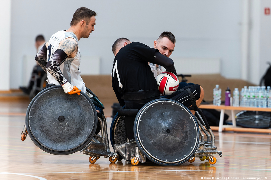 «Серебро» дороже «золота»: в Калининграде впервые боролись за Кубок по регби на колясках (фото)