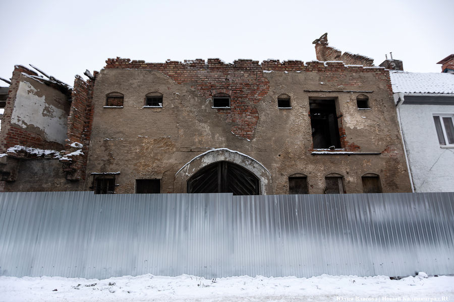 После 30 лет разрушений: в Железнодорожном готовятся к восстановлению фахверковых складов (фото)