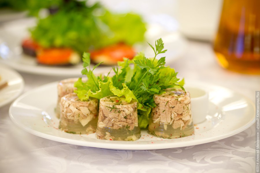 Неувядающая классика: россияне поделились с социологами своим новогодним меню