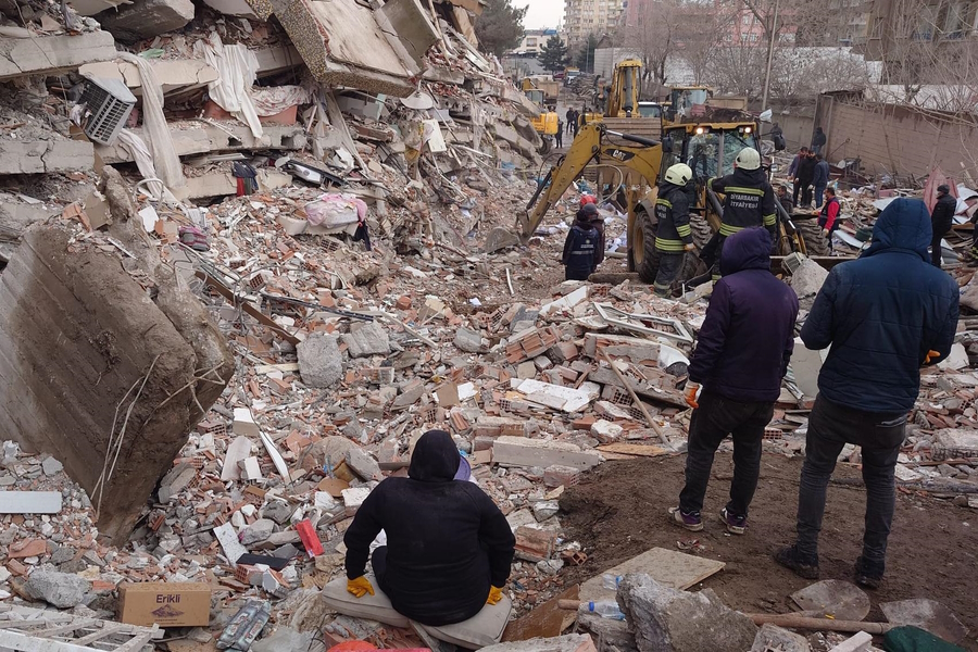 МВД Турции: число погибших при землетрясениях превысило 39,5 тыс. человек