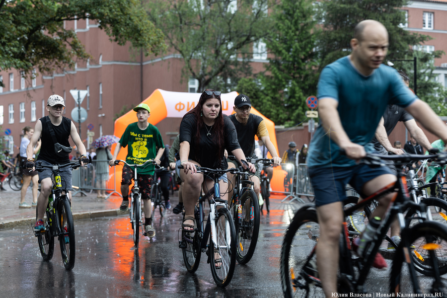 «Море положительных эмоций»: в Калининграде прошёл велопарад «День колеса» (фото)