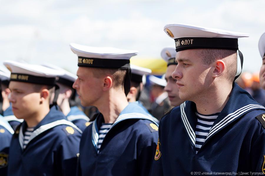 «Подарок ко Дню рождения»: фоторепортаж со спуска на воду БДК «Иван Грен»