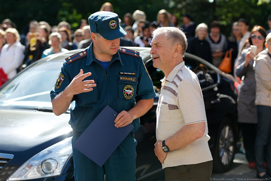 «Шланги, сирены, селфи»: как на Дмитрия Донского, 1, учились спасать всех врио