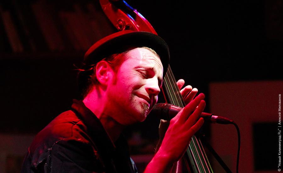 "Billy's Band" в "Кури Бамбуке": фоторепортаж "Нового Калининграда.Ru"